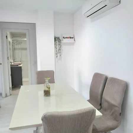 Piso Con Parkinprivado Y A10minutosdelaplayaandando *