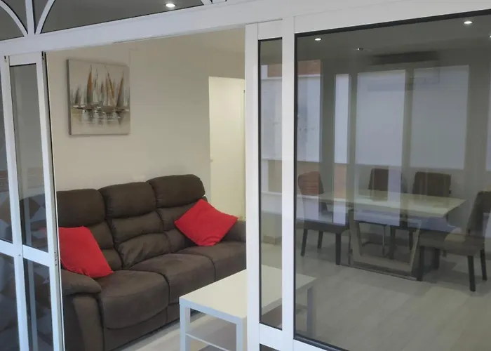 Piso Con Parkinprivado Y A10minutosdelaplayaandando